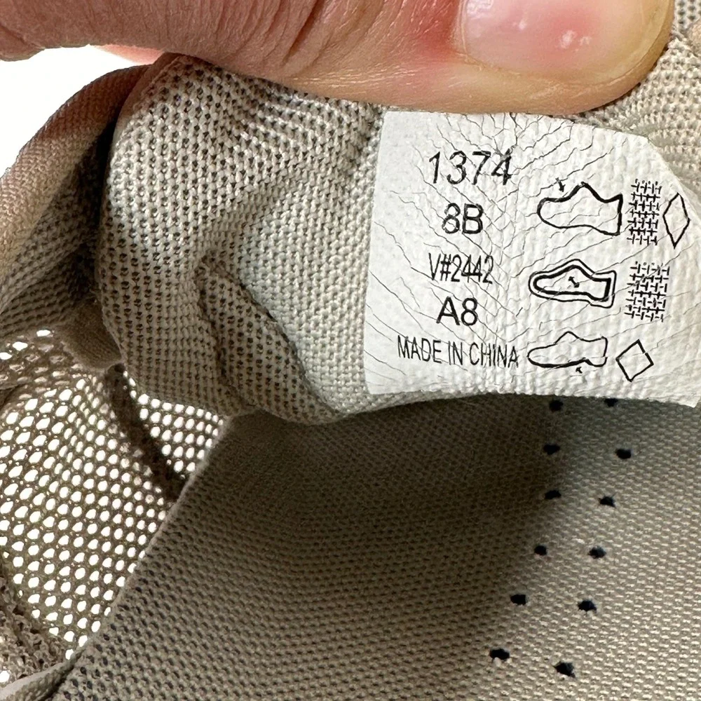 Lands End WM Sport Shoe Sand Stone Mesh Bungee Sneakers Womens 8 Med 64730